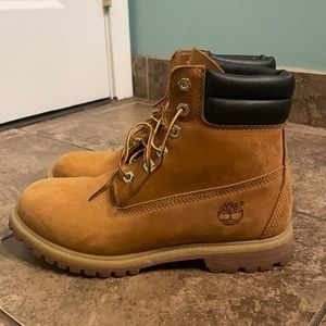 Women’s Timberland boots!!